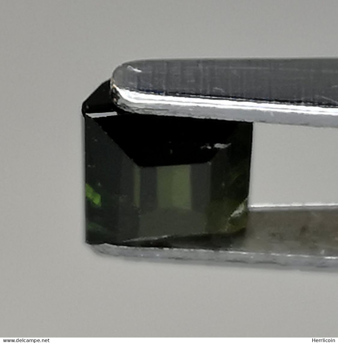 Tourmaline Naturelle Verte  D'Afrique - Baguette 0.80 Carat - 5.7 X 4.4 X 3.2 Mm - Turmalingruppe