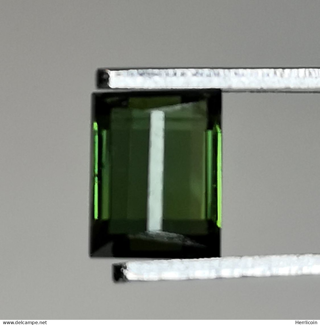 Tourmaline Naturelle Verte  D'Afrique - Baguette 0.80 Carat - 5.7 X 4.4 X 3.2 Mm - Turmalingruppe