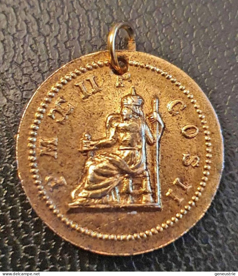 Curiosité ! Réplique D'un Aureus D'Hadrien Monté En Pendentif - Etain Doré - Pendants