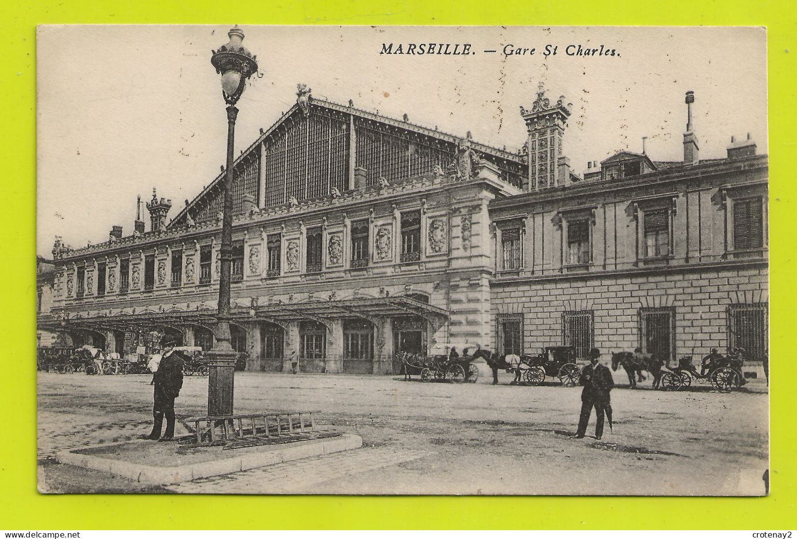 13 MARSEILLE La Gare Saint Charles Nombreux Attelages Chevaux Hommes Avec Parapluie Echelles Au Pied Du Poteau VOIR DOS - Quartier De La Gare, Belle De Mai, Plombières