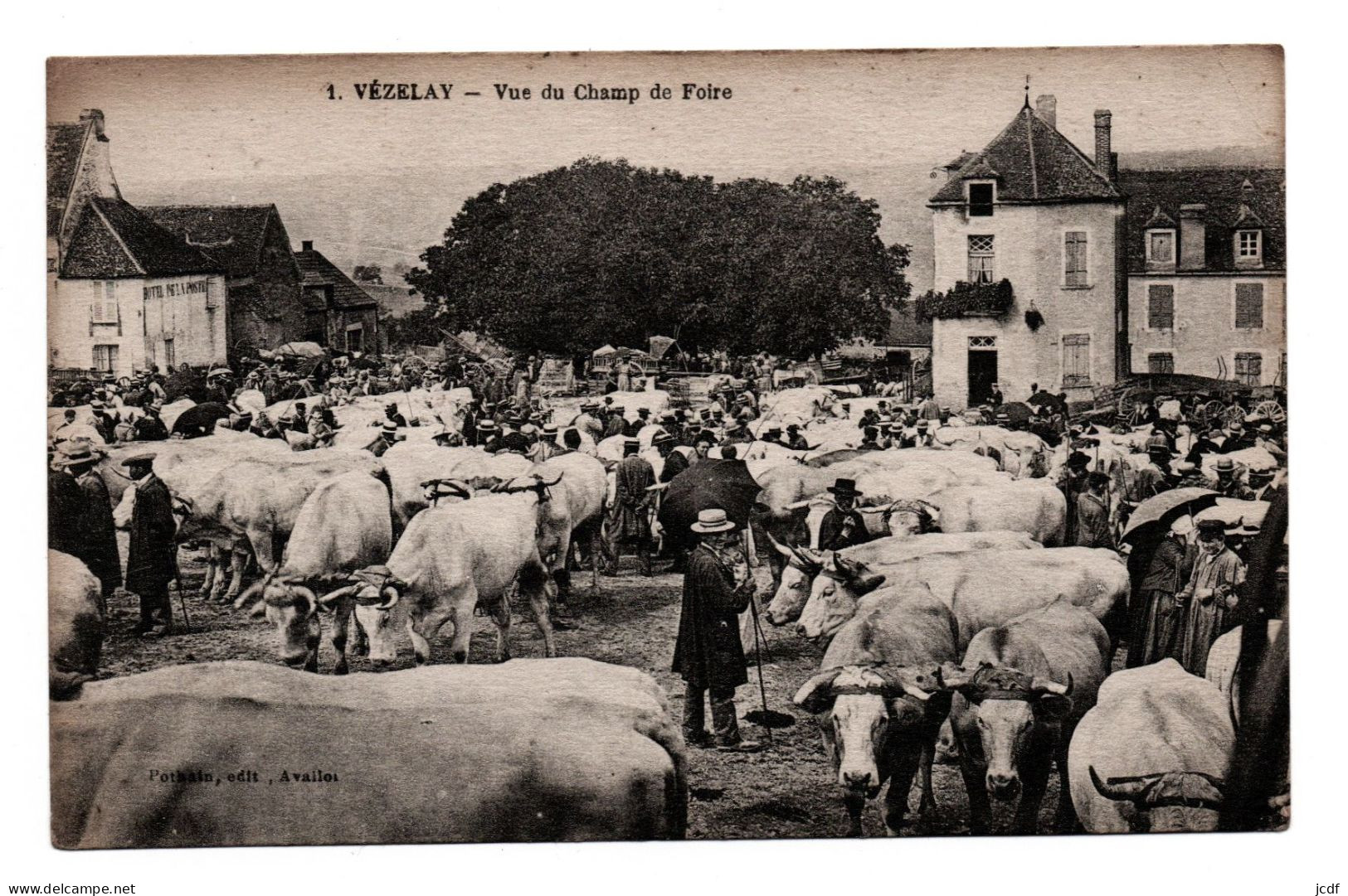 89 VEZELAY - Vue Du Champ De Foire N° 1 - Edit Pothain - Hôtel De La Poste - Foires