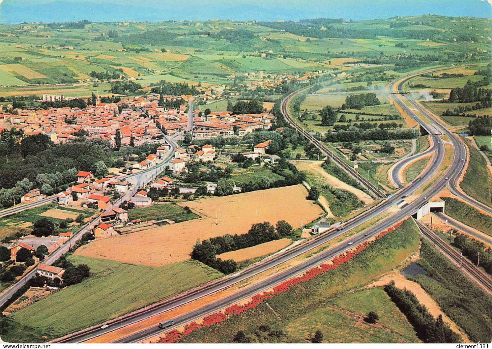 Anse L'autoroute Et La Ville - Anse