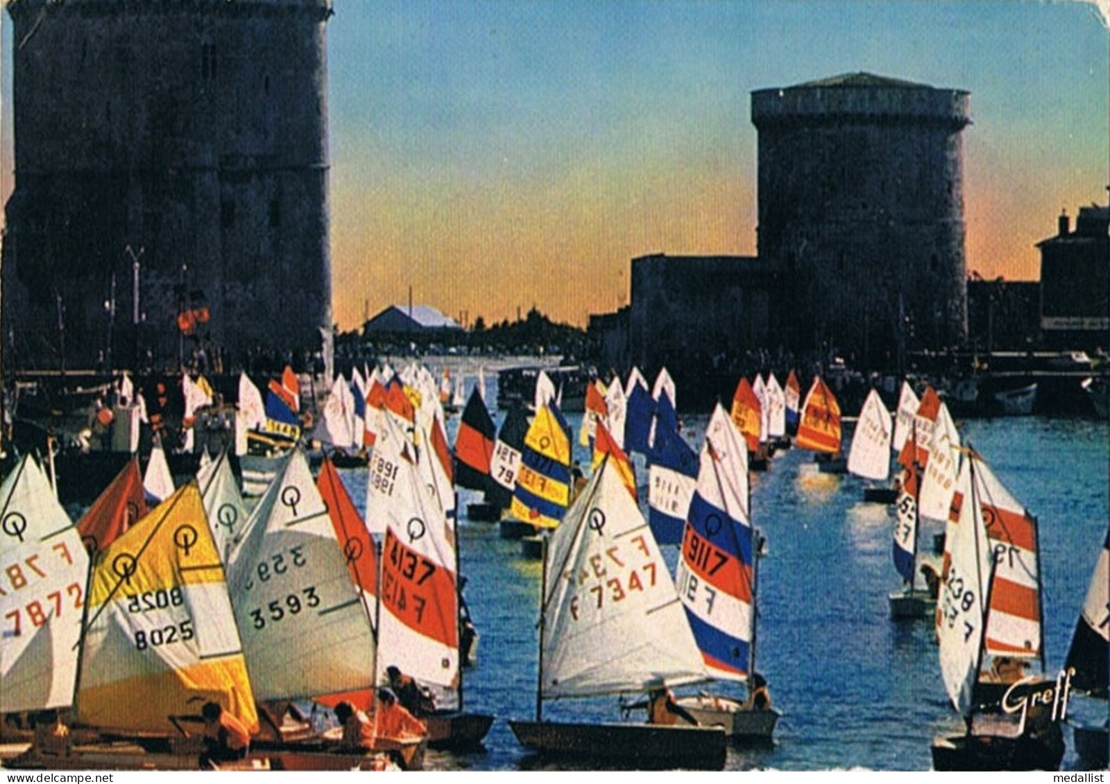 CPM..17..LA ROCHELLE..REGATE DEVANT LA TOUR ST NICOLAS ET LA TOUR DE LA CHAINE - Vela