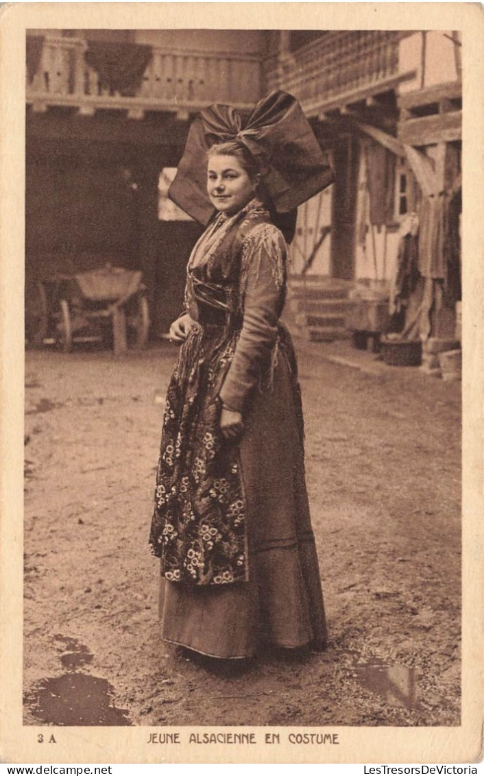 FOLKLORE - Costumes - Jeune Alsacienne - Carte Postale Ancienne - Trachten