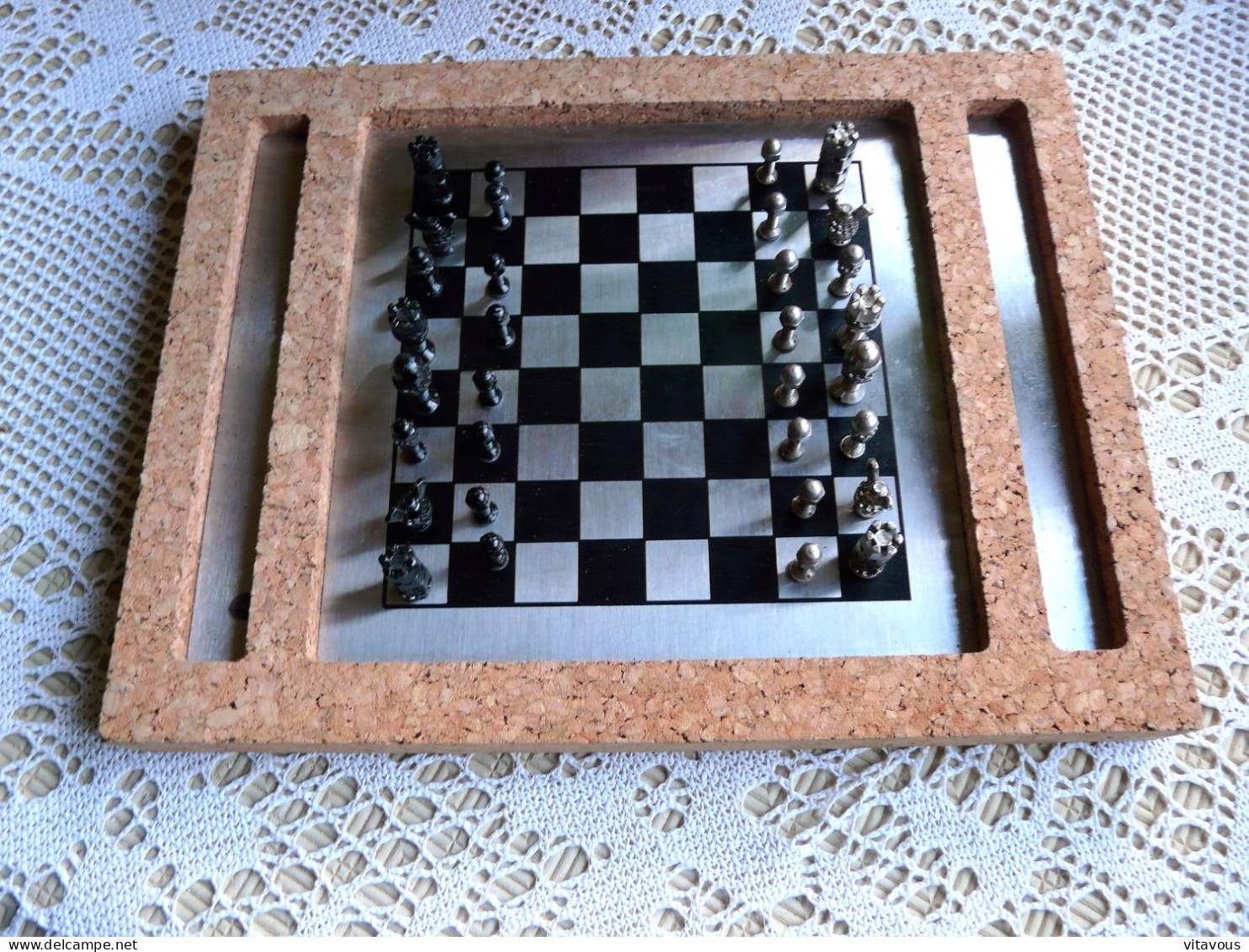 Rare Jeu D'échecs Unique En Métal Collector - Otros & Sin Clasificación