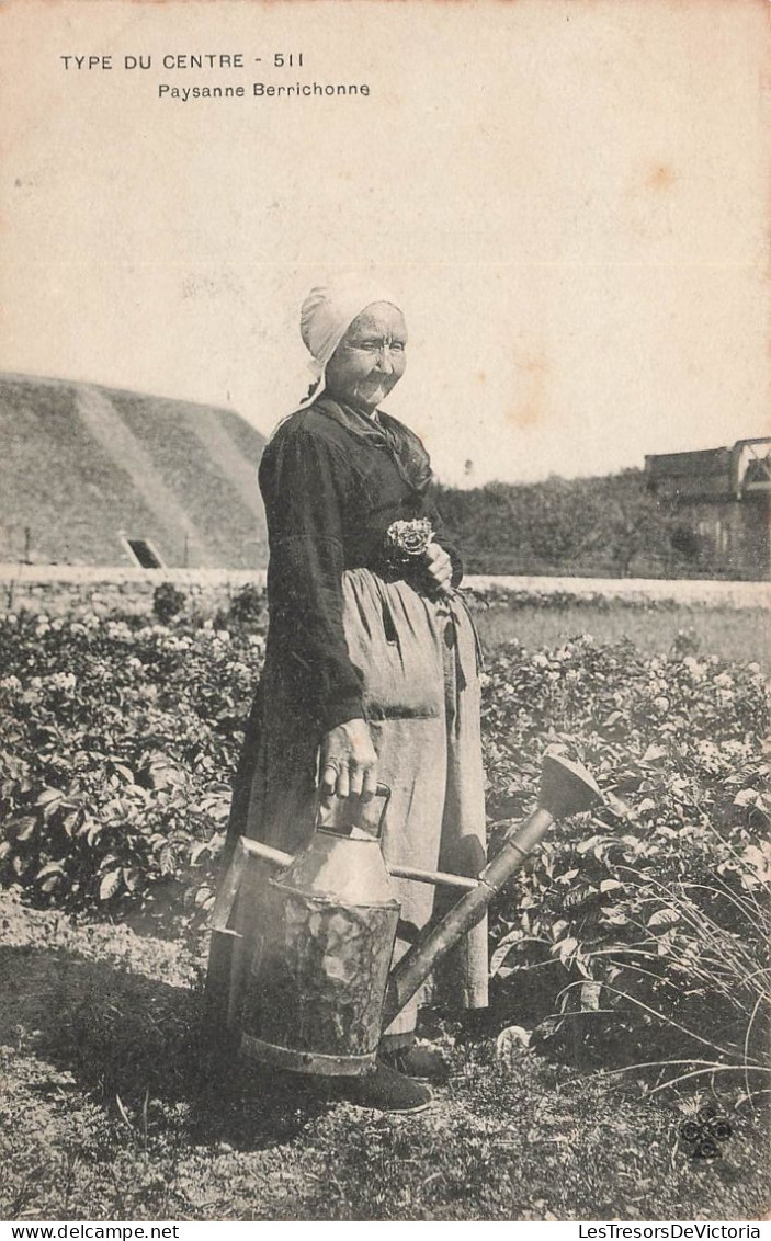 FOLKLORE - Costumes - Type Du Centre - Paysanne Berrichonne - Carte Postale Ancienne - Trachten