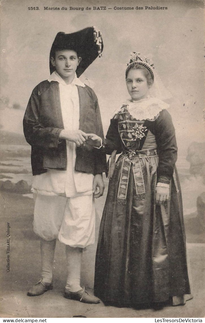 FOLKLORE - Costumes - Mariés Du Bourg De Batz - Costume Des Paludiers - Carte Postale Ancienne - Trachten