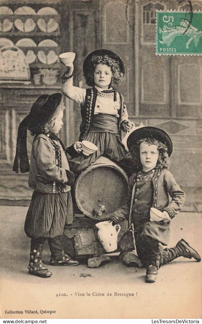 FOLKLORE - Costumes - Vive Le Cidre De Bretagne - Enfants - Carte Postale Ancienne - Trachten