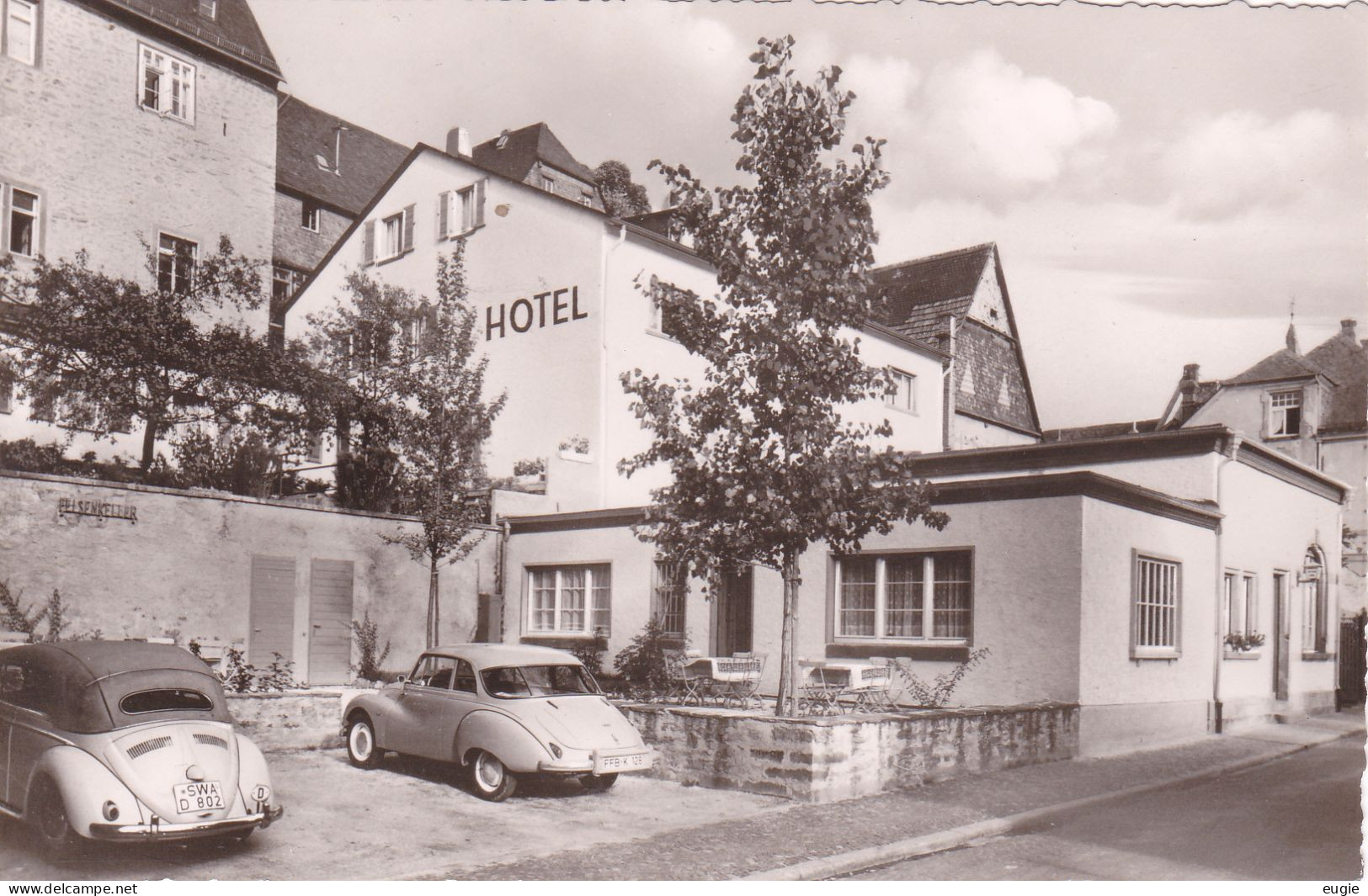 2893/ Idstein, Gasthaus Felsenkeller, Schulgasse, Oude Auto, Kever - Idstein