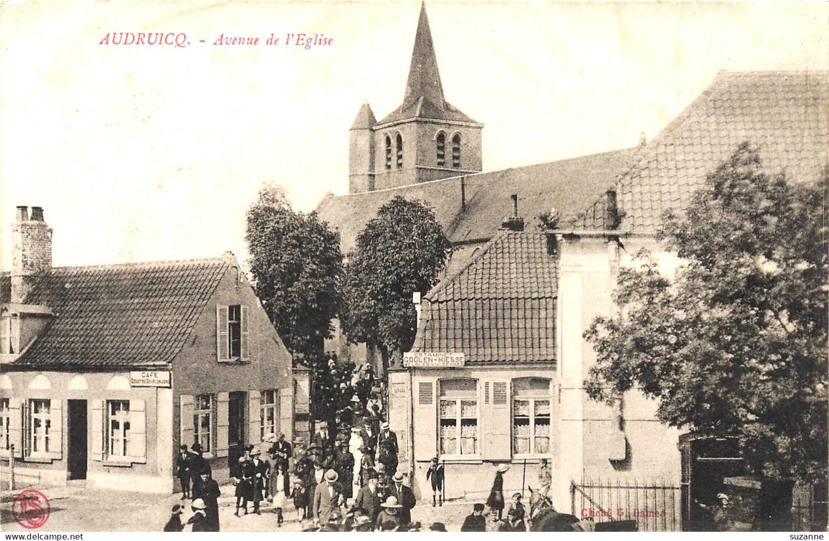 AUDRUICQ - Avenue De L'Église - Sortie De Messe - Animée - VENTE DIRECTE X - Audruicq