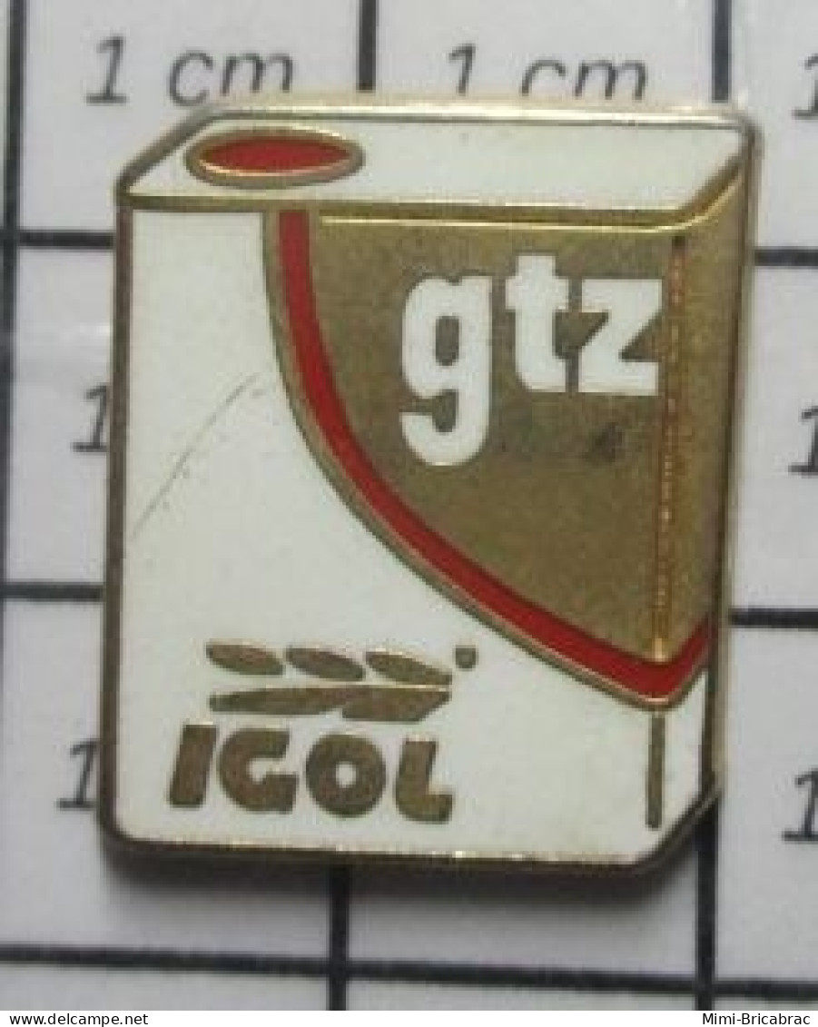 411H   Pin's Pins / Beau Et Rare / CARBURANTS / BIDON D’HUILE IGOL GTZ - Fuels