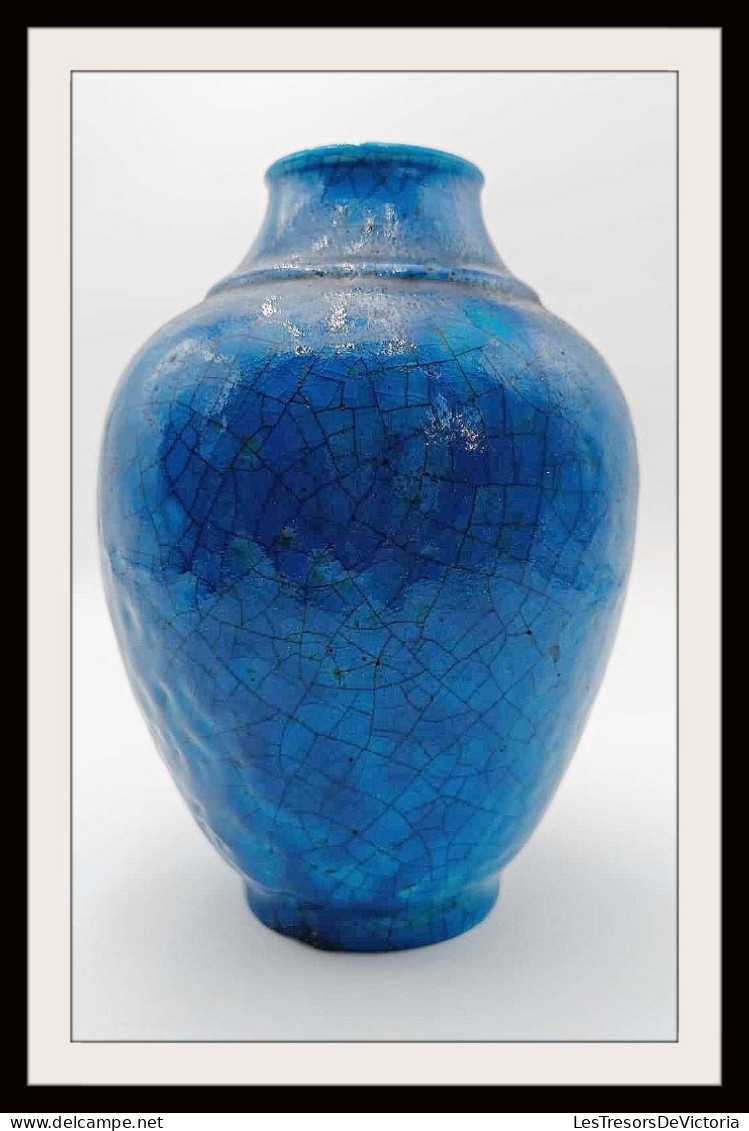 Vase En Céramique Bleue De Edmond Lachenal - #AffairesConclues - Vazen