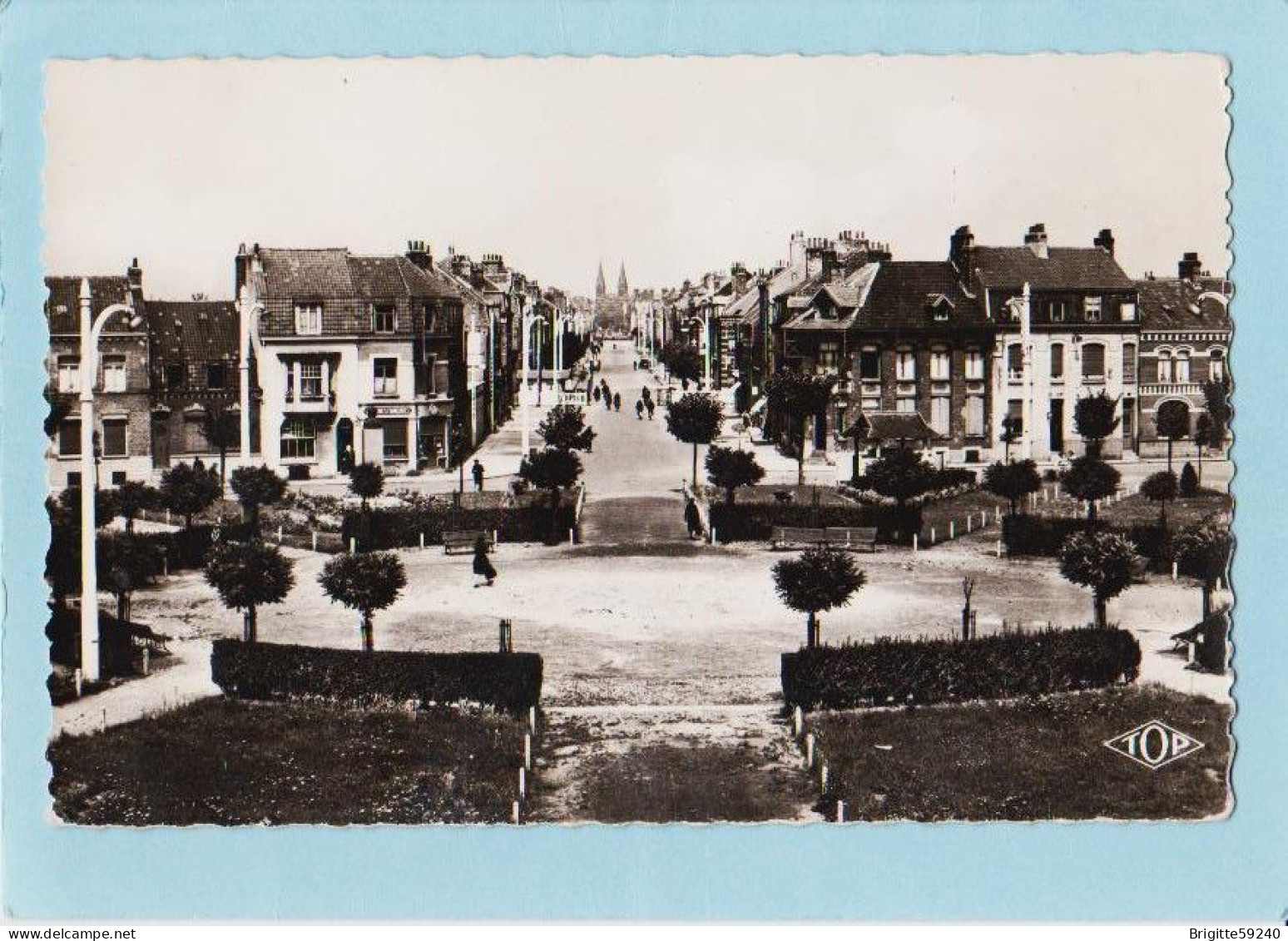 CPSM - 59 COUDEKERQUE BRANCHE - PLACE DE LA REPUBLIQUE / BD JEAN JAURES - TOP N° 64 - Coudekerque Branche