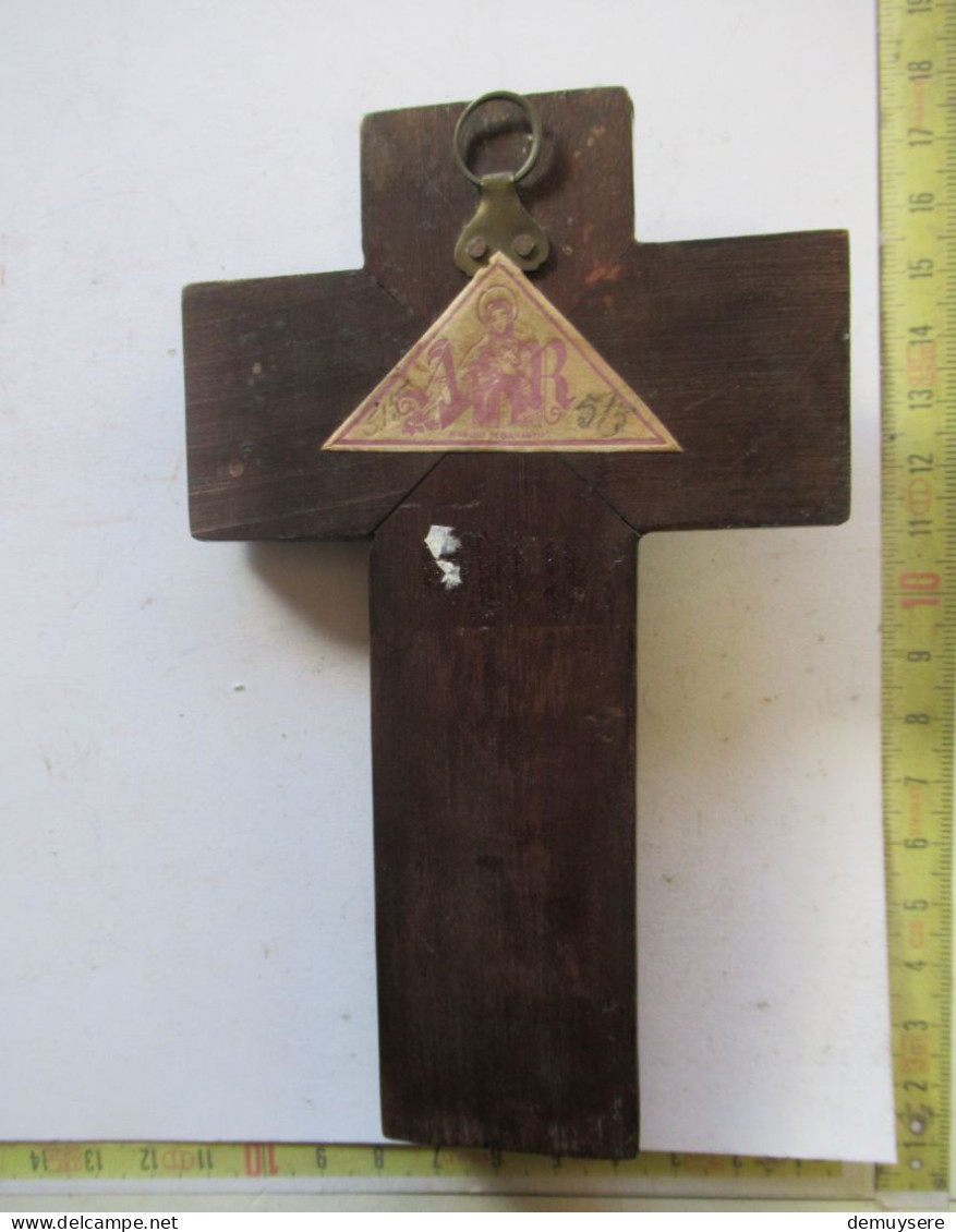 LADE  35 -  CRUCIFIX  - KRUISBEELD  - 15.50 X 9.50  CM - 56 GRAM - Arte Religioso