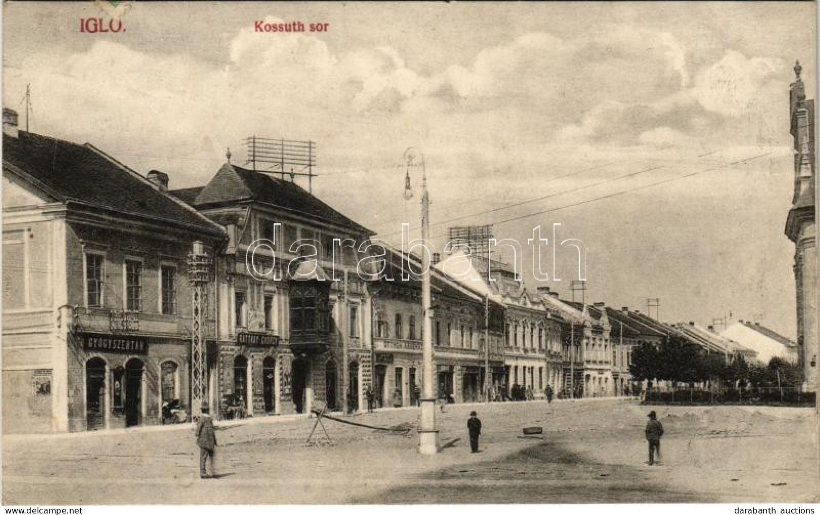 T2 1913 Igló, Zipser Neudorf, Spisská Nová Ves; Kossuth Sor, Utca, Gyógyszertár, Otthon Kávéház, Rattkay György üzlete.  - Non Classés