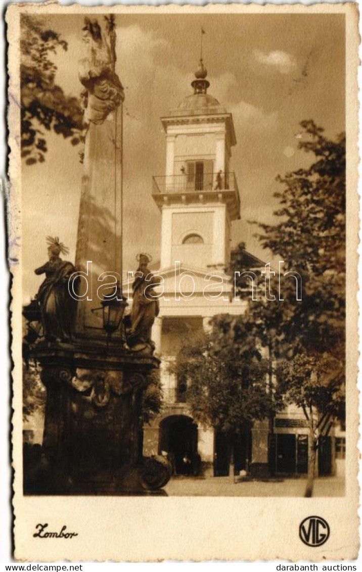 ** T2 Zombor, Sombor; Városháza, Szentháromság Szobor, üzlet / Town Hall, Trinity Statue, Shop. Photo - Unclassified