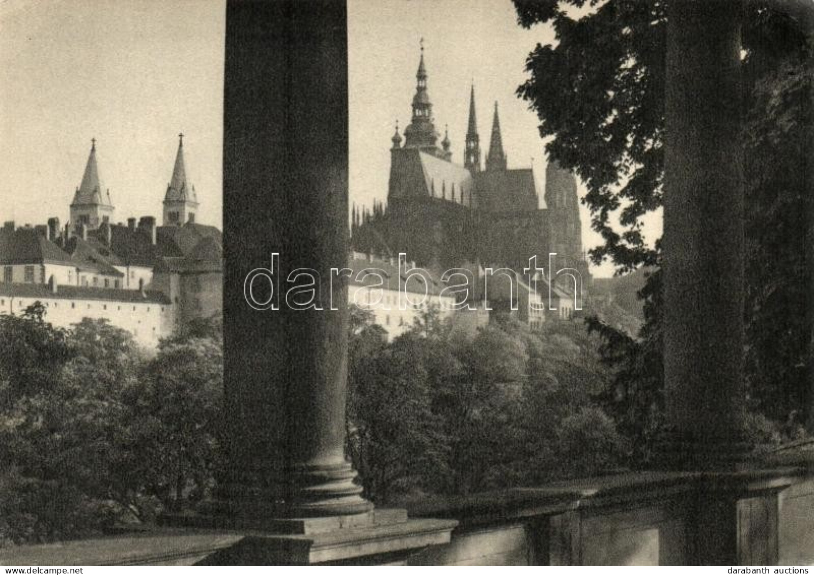 ** T2/T3 Praha, Prag; Prazsky Hrad, Pohled Na Chrám Sv. Víta Z Letohrádku / Castle Of Prague, View Of The Cathedral From - Non Classés