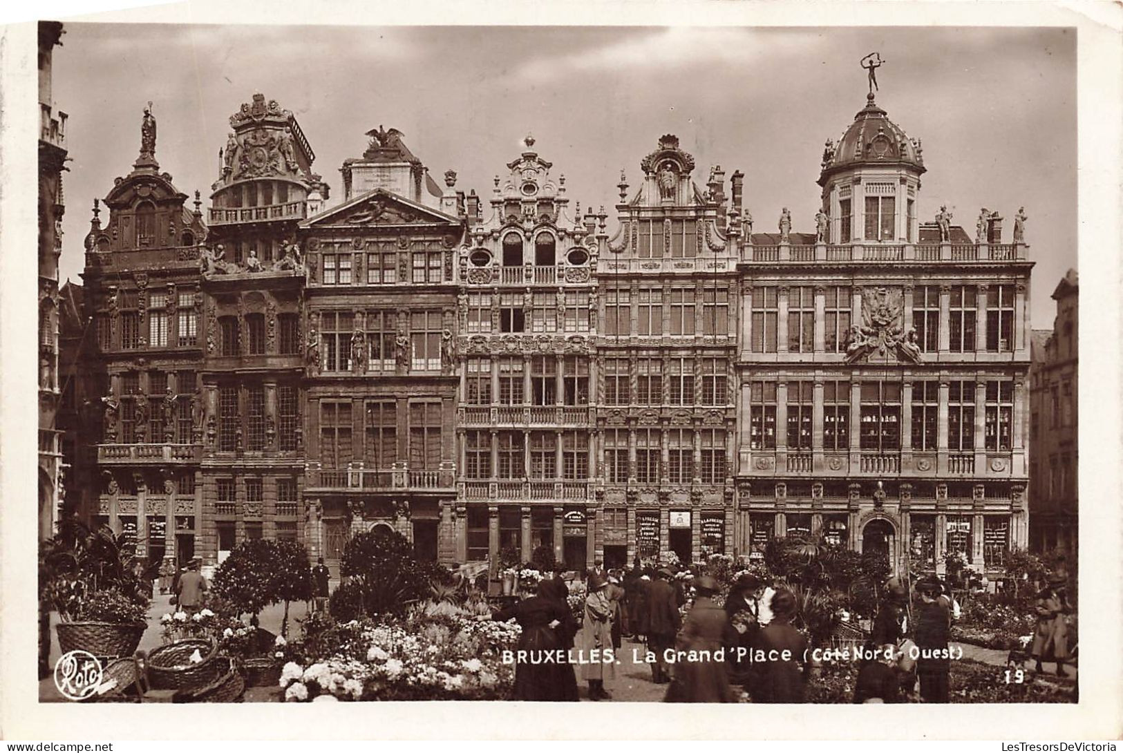 BELGIQUE - Bruxelles - La Grand Place (Côté Nord Ouest) - Animé - Carte Postale Ancienne - Places, Squares