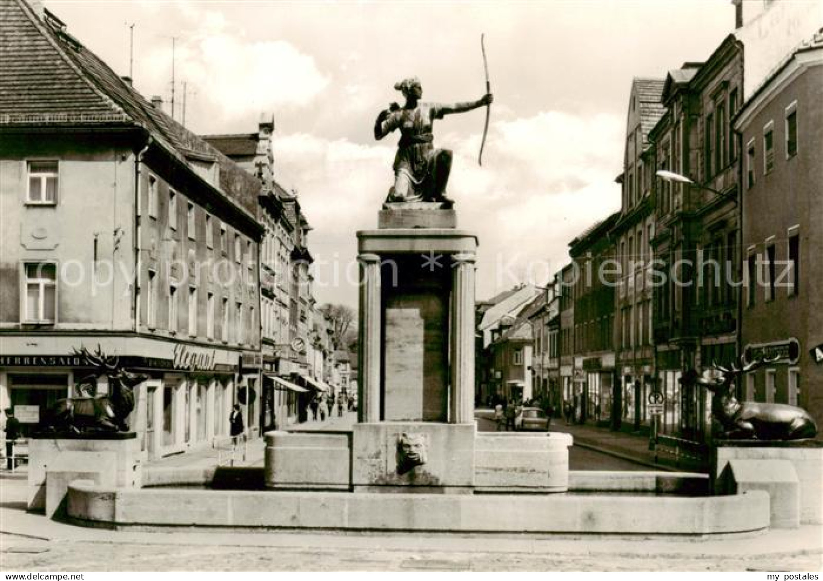 73801840 Grossenhain Sachsen Dianabrunnen Auf Dem Karl Marx Platz Grossenhain Sa - Grossenhain