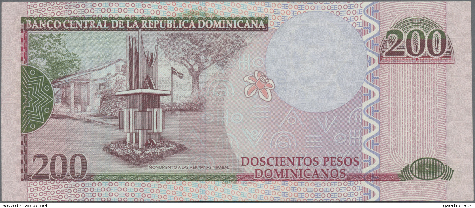 Dominican Republic: Banco Central de la República Dominicana, huge lot with 27 b