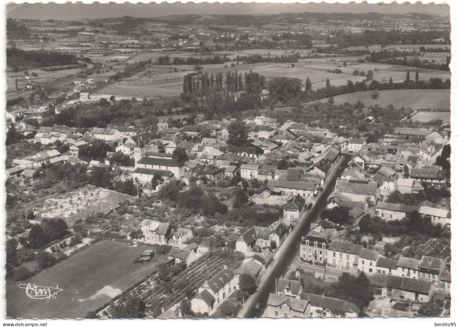 CPSM De TOURNAY - Vue Générale Aérienne.dans Le Fond,Bordes. - Tournay