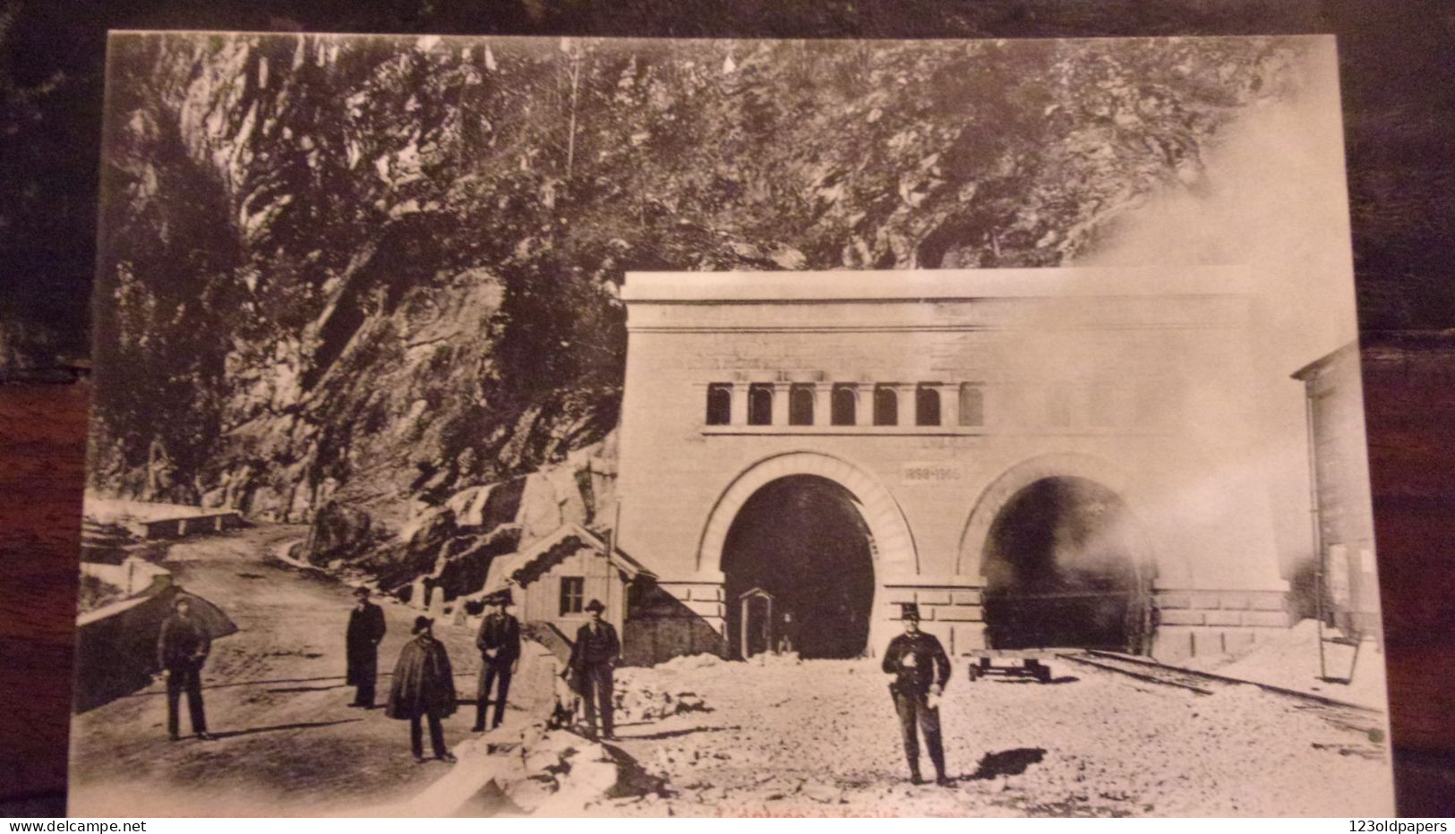 SUISSE          BRIGUE - TUNNEL DU SIMPLON - ENTREE A ISELLE ( ITALIE ) - Other & Unclassified