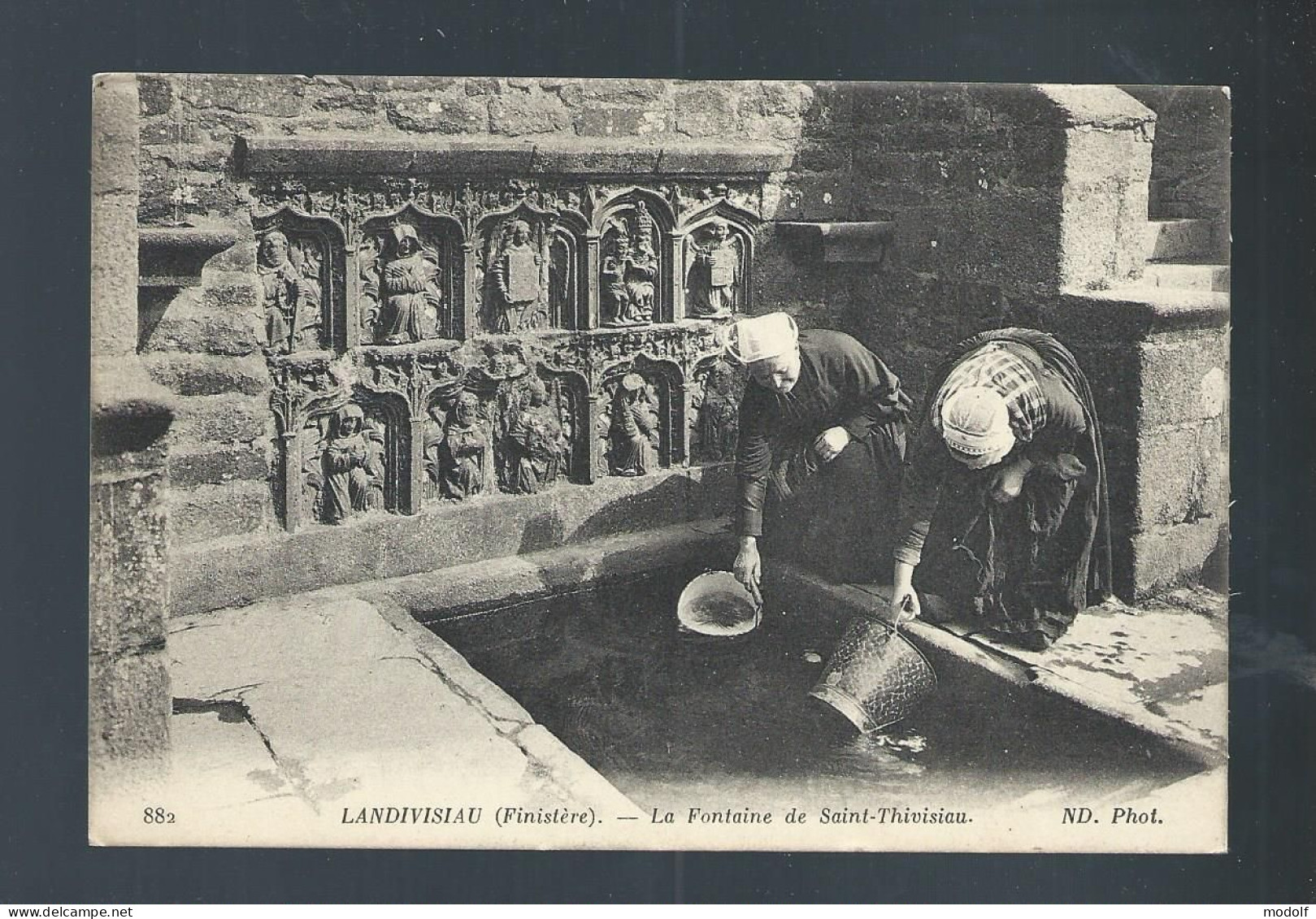 CPA - 29 - Landivisiau - La Fontaine De Saint-Thivisiau - Villageoises Prenant De L'eau - 191? - Landivisiau