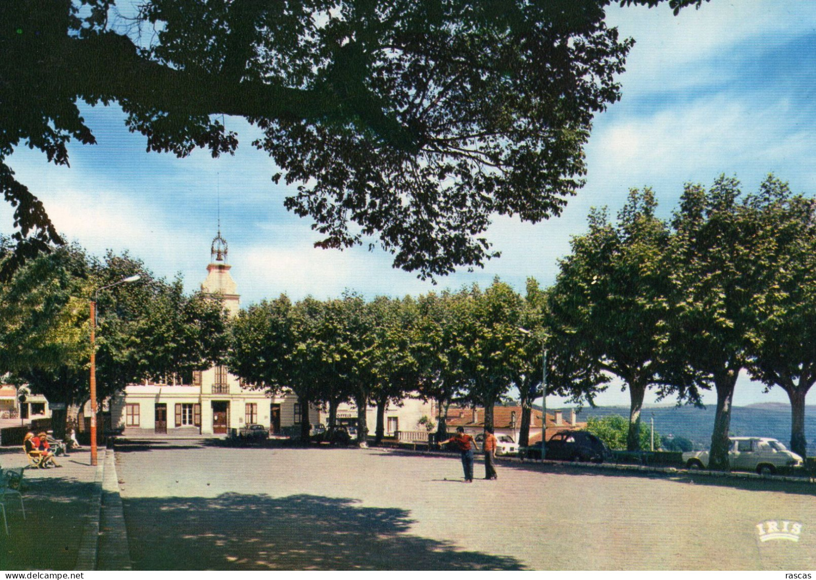 CPM - K - VAR - MONTAUROUX - PLACE DU CLOS - AU SECOND PLAN LA MAIRIE - PETANQUE - Montauroux