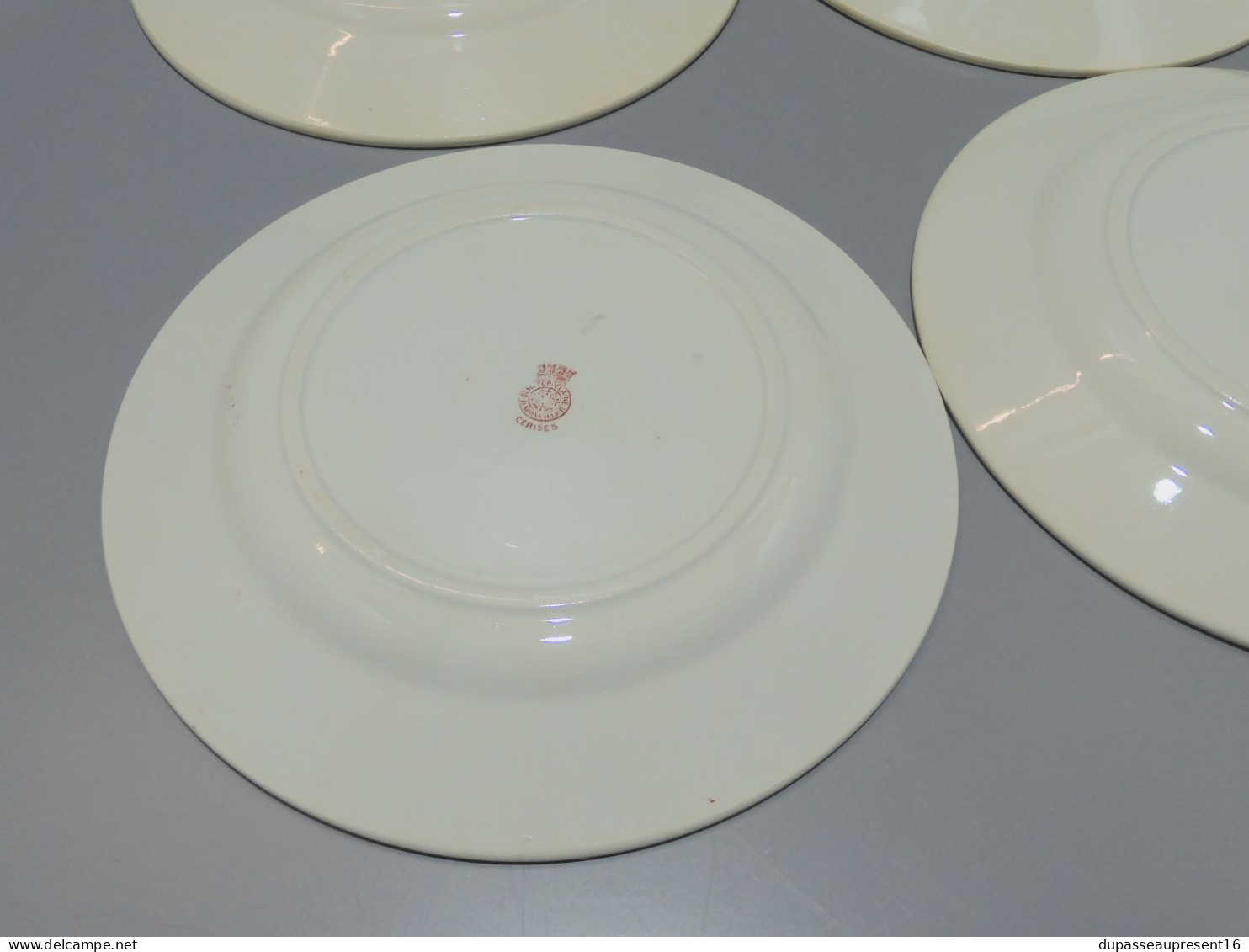 -5 ASSIETTES PLATES DEMI PORCELAINE BADONVILLER modèle CERISES Table  E