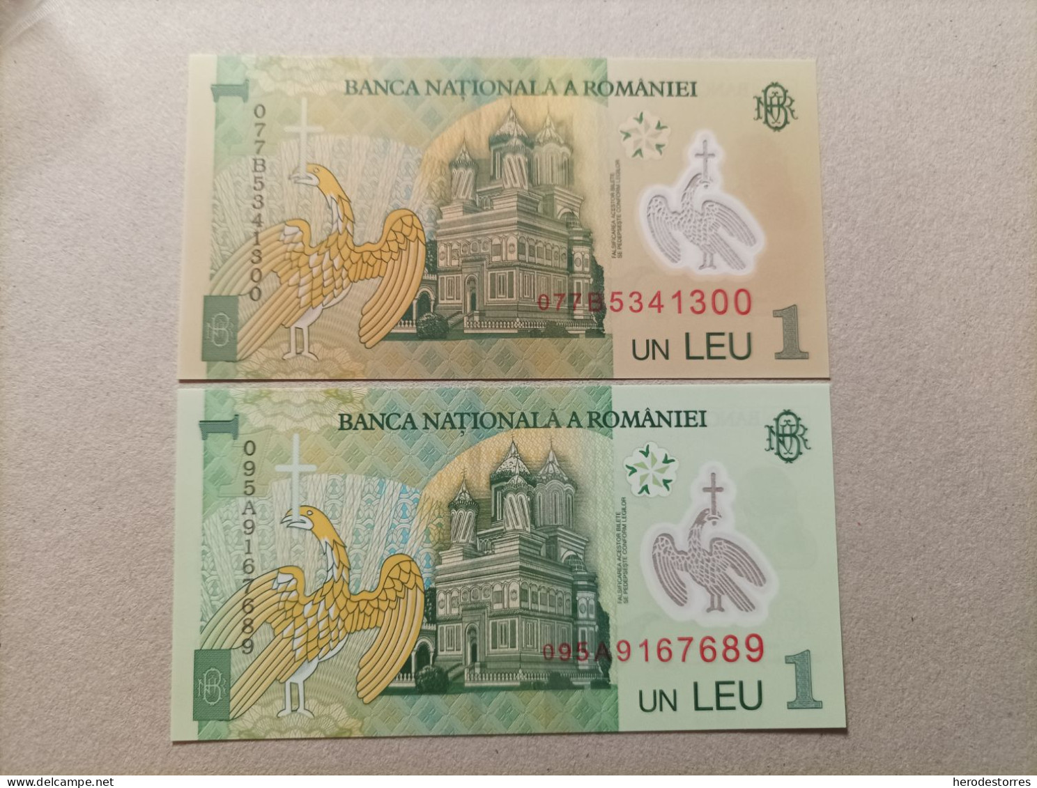 2 Billetes De Rumania De 1 Lei, Año 2005, Con Diferente Coloración, UNC - Roumanie