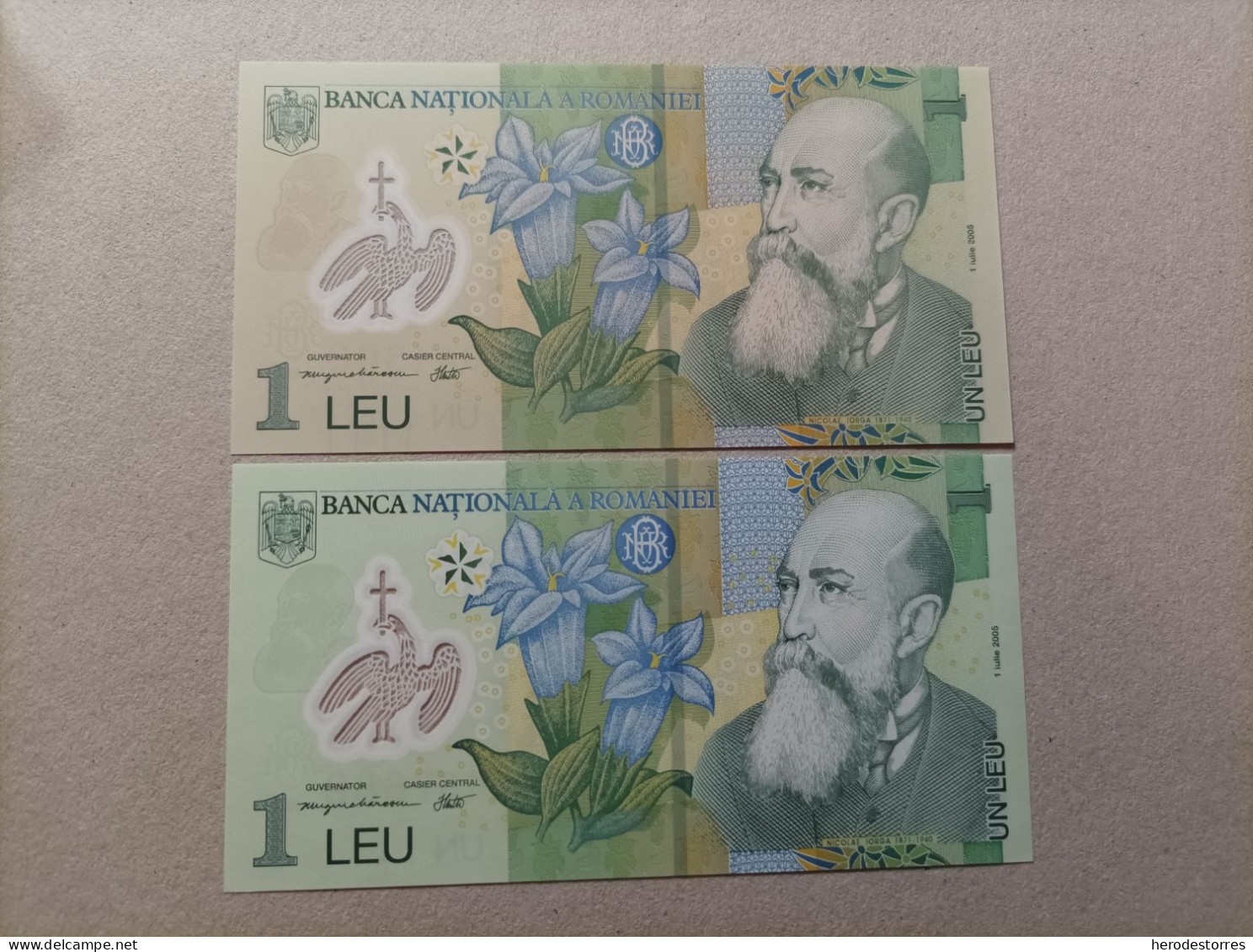 2 Billetes De Rumania De 1 Lei, Año 2005, Con Diferente Coloración, UNC - Roumanie