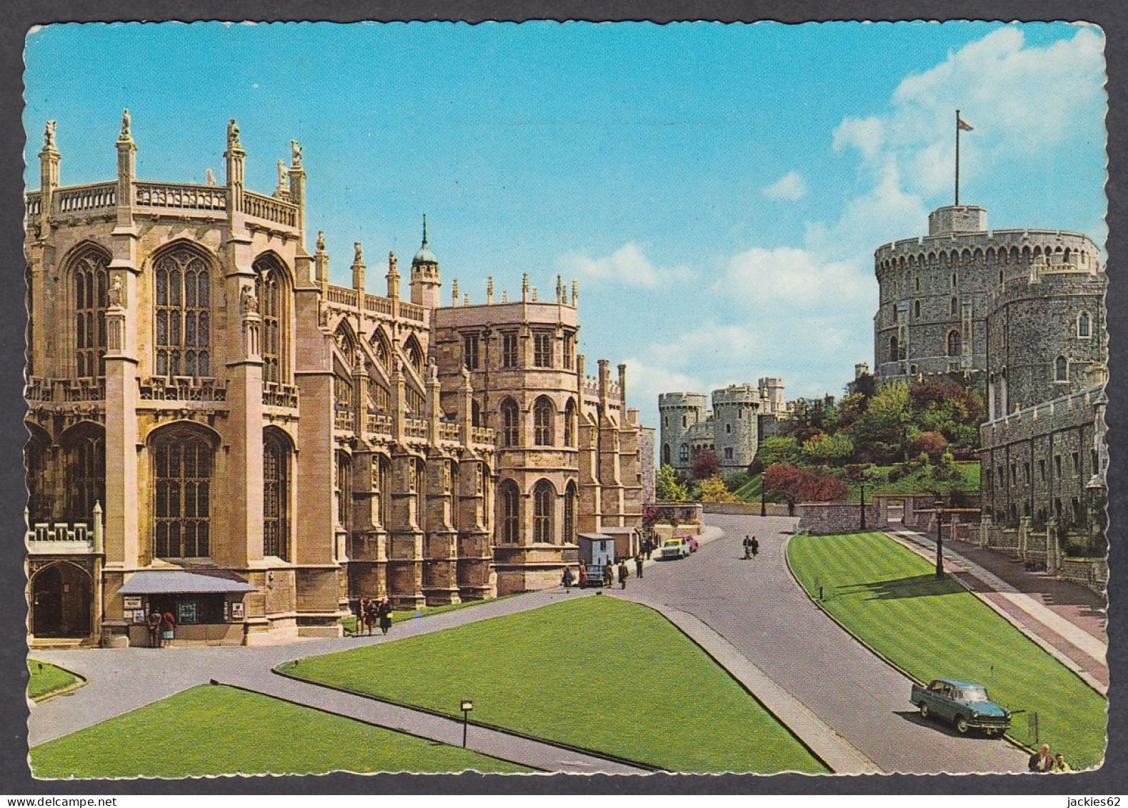 110714/ WINDSOR CASTLE, Band Of The Scots Guards Marching Down Castle Hill - Windsor Castle