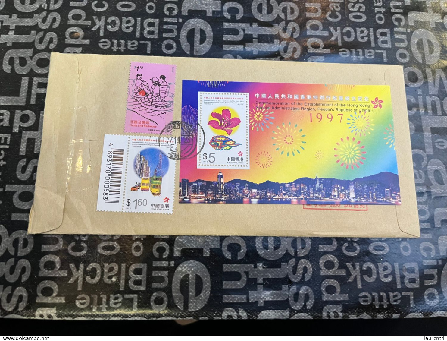 12-1-2024 (1 X 4) 2 Letter Posted From Hong Kong To Australia (2023) 1 Registered But No Stamps - Storia Postale