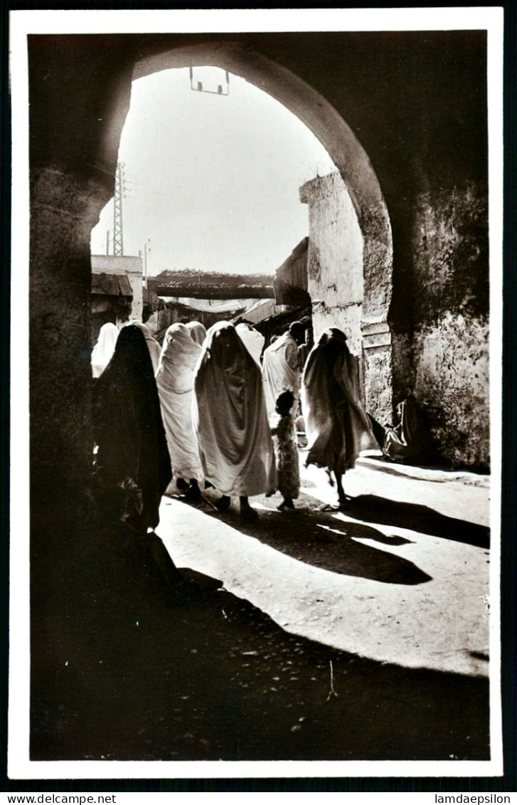 A66  MAROC CPA MEKNES - ENTRÉS DES SOUKS - Collections & Lots