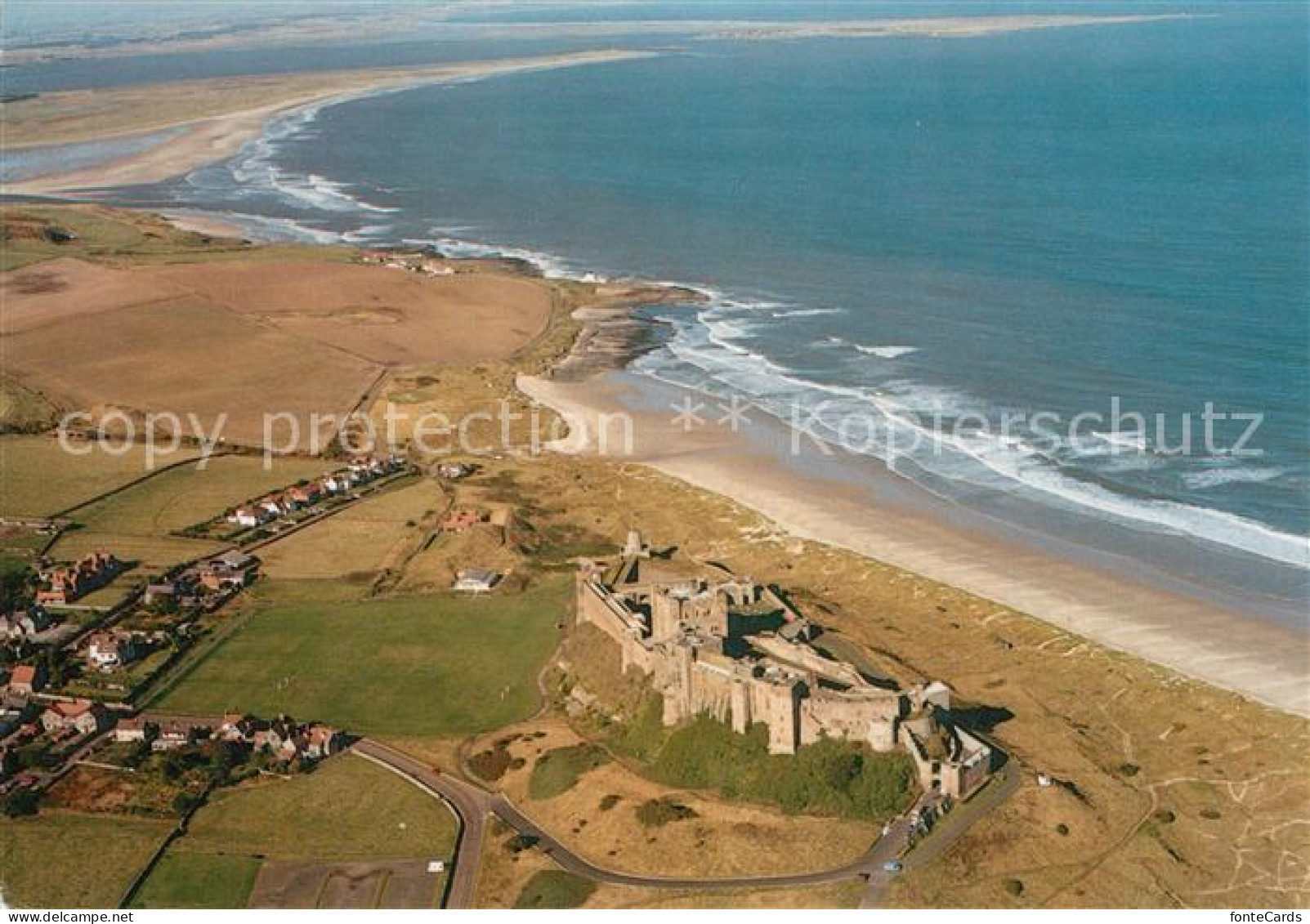 73491068 Bamburgh Castle Budle Bay And Holy Island  - Andere & Zonder Classificatie