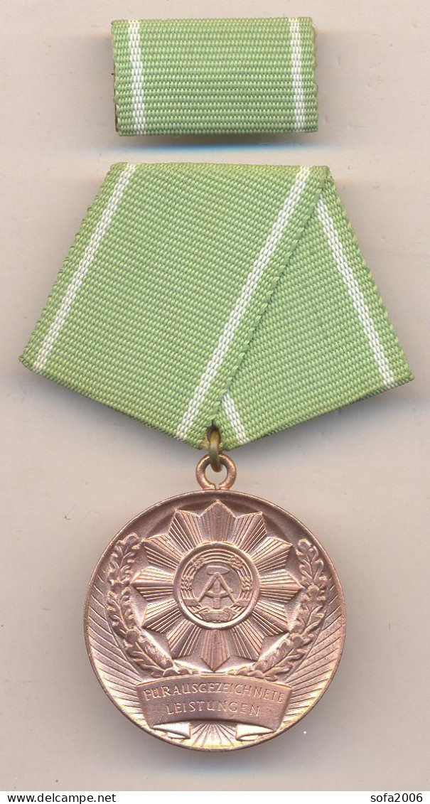 DDR.Medaille Für Ausgezeichnete Leistungen In Den Bewaffneten Organen Des Ministeriums Des Innern. 4. - RDA