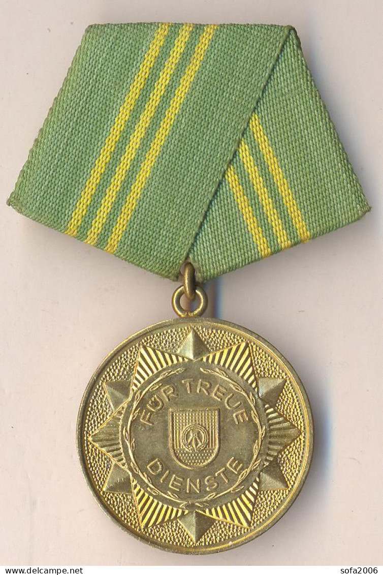 DDR .Medaille Für Treue Dienste In Den Bewaffneten Organen Des Ministeriums Des Innern. 5. - Duitse Democratische Republiek