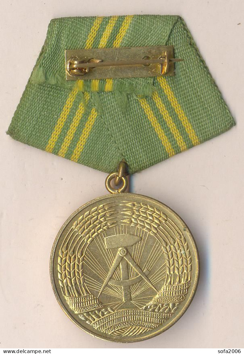 DDR .Medaille Für Treue Dienste In Den Bewaffneten Organen Des Ministeriums Des Innern. 5. - DDR