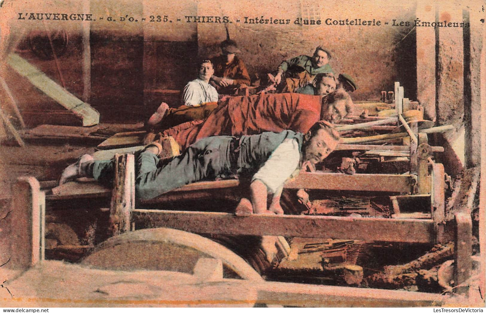 FRANCE - Thiers - Intérieur D'une Coutellerie - Les émouleurs - Colorisé - Carte Postale Ancienne - Thiers