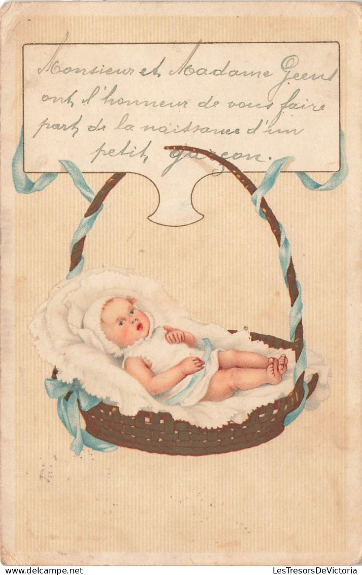 FANTAISIE - Bébé - Un Bébé Dans Un Couffin - Rubans Bleus - Invitation - Fairepart De Naissance - Carte Postale Ancienne - Bébés