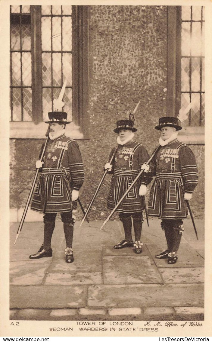 ROYAUME UNI - Tower Of London - Yeoman Warders In State Dress - Carte Postale Ancienne - Andere & Zonder Classificatie