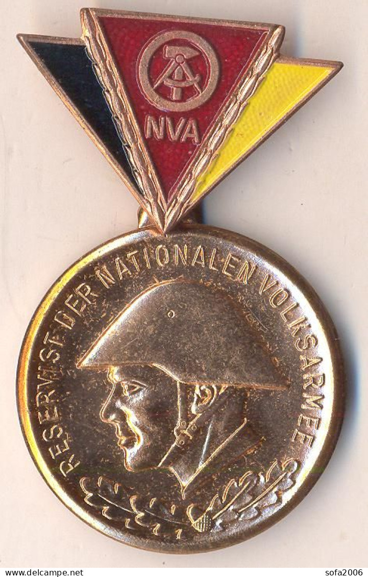 DDR Medaille. Reservistenabzeichen. 10. - Duitse Democratische Republiek