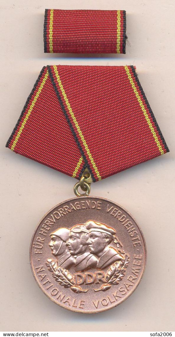 DDR Medaille.Verdienstmedaille Der Nationalen Volksarmee. 12. - Duitse Democratische Republiek