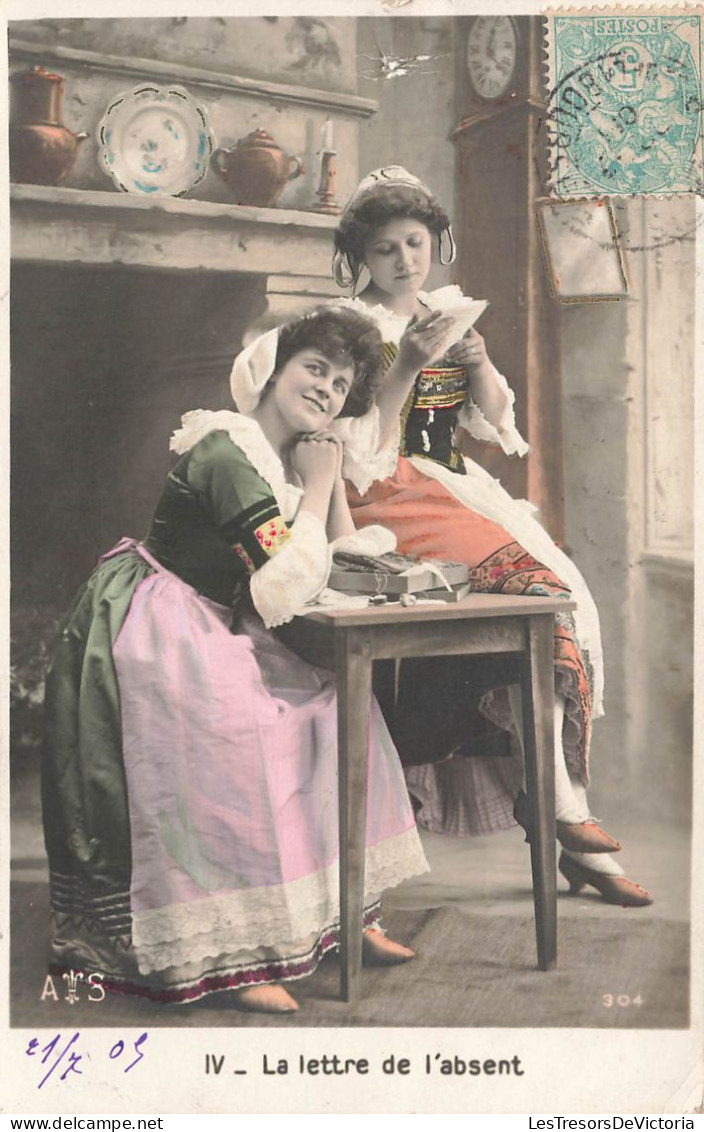 FANTAISIES - La Lettre De L'absent - Deux Femmes Assises Pensant à La Lettre - Colorisé - Carte Postale Ancienne - Frauen