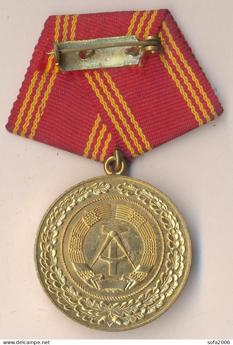 DDR .Medaille Für Treue Dienste In Den Bewaffneten Organen Des Ministeriums Des Innern.30 Dienstjahre. 14. - DDR
