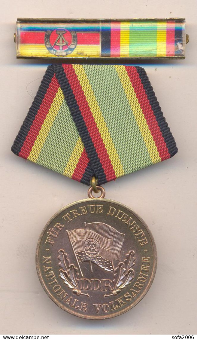 DDR .Medaille  Für Treue Dienste In Der Nationalen Volksarmee. 15. - DDR