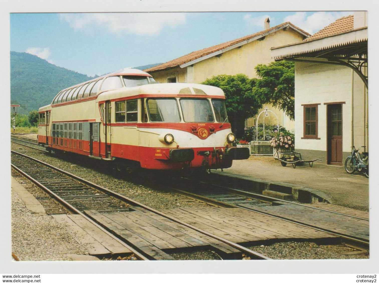30 CHAMBORIGAUD TRAIN Autorail SNCF Panoramique En Gare Mobylette En Juillet 1983 VOIR DOS - Chamborigaud