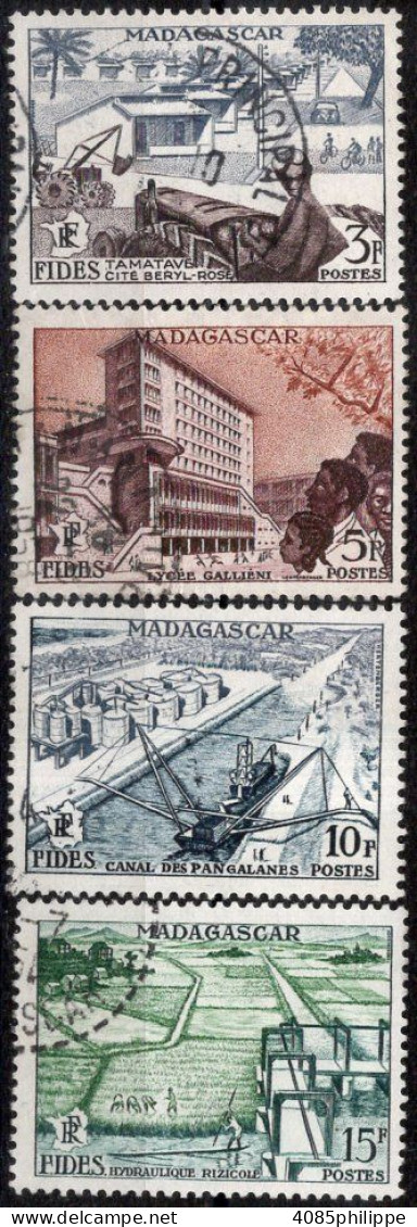 MADAGASCAR Timbres-Poste N° 327 à 330 Oblitérés TB Cote : 2€50 - Used Stamps
