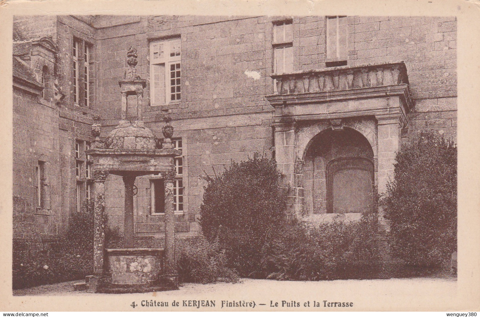29 SAINT-VOUGAY PLOUNEVEZ-LOCHRIST    -Chateau De Kerjean- Le Puits Et La Terrasse TB PLAN Env. 1920.   RARE - Lesneven