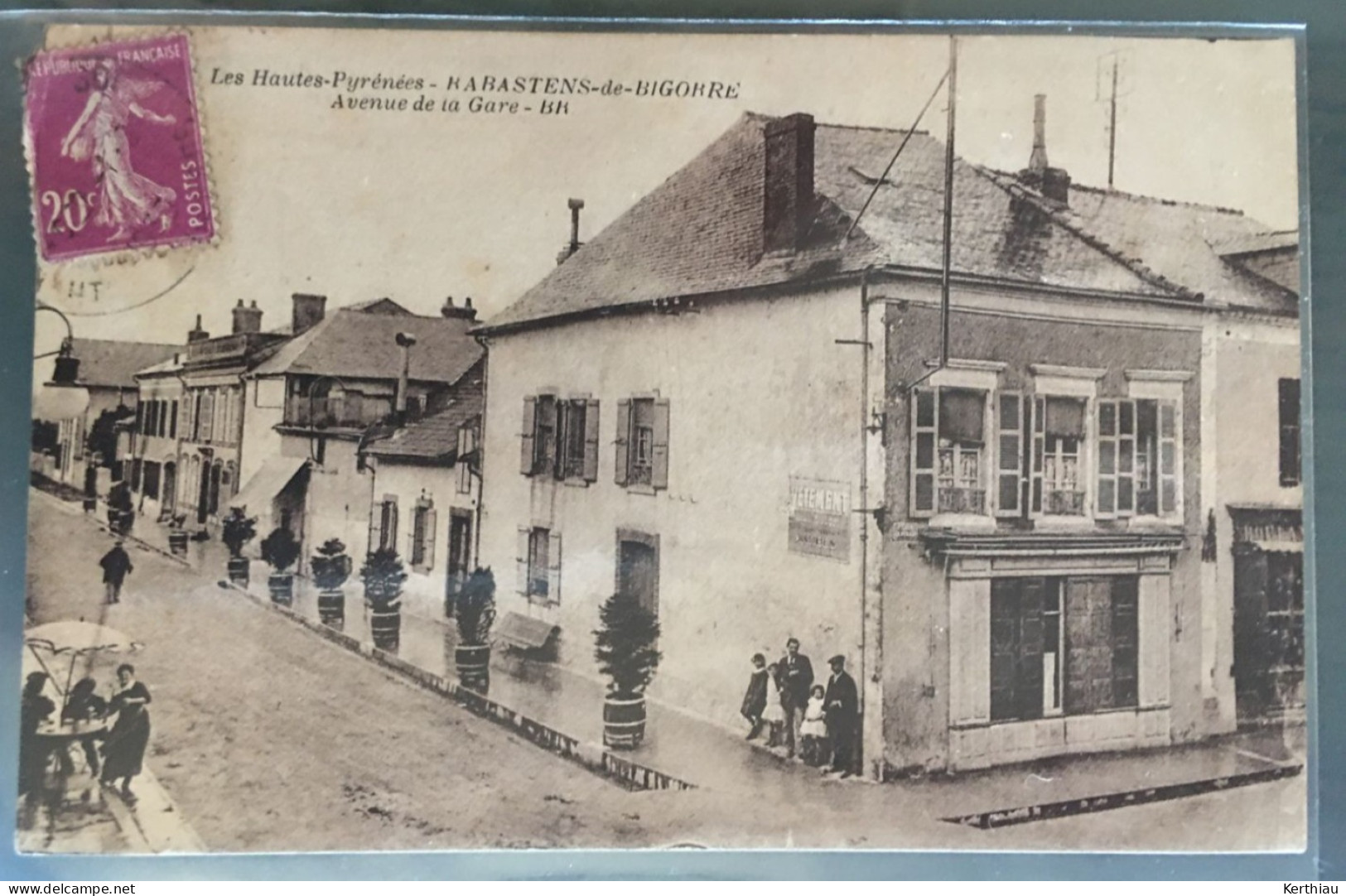 Rabastens-de-Bigorre - Avenue De La Gare. Animée, Circulée 1933 - Rabastens De Bigorre